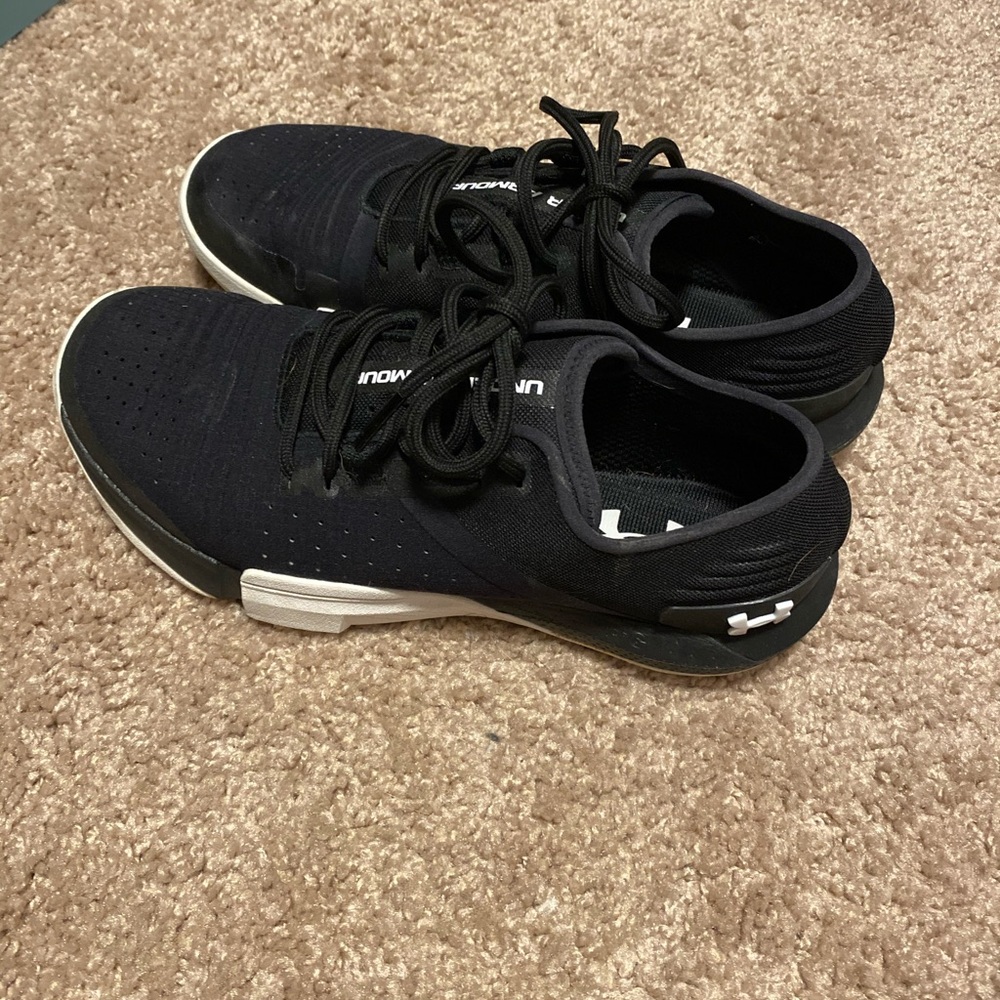 Under Armour cross trainers sz 6.5